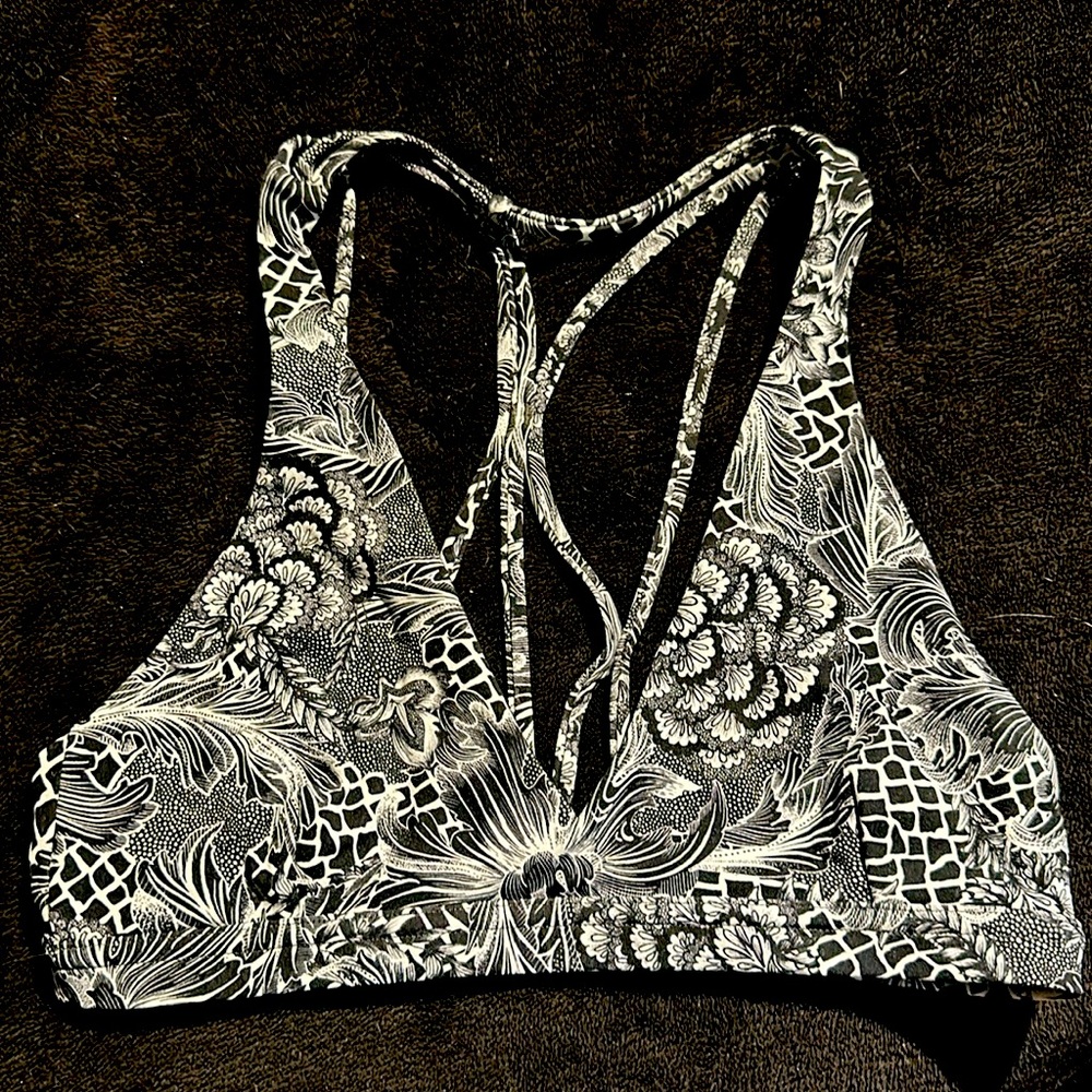 NWOT Lululemon Bra Size 4